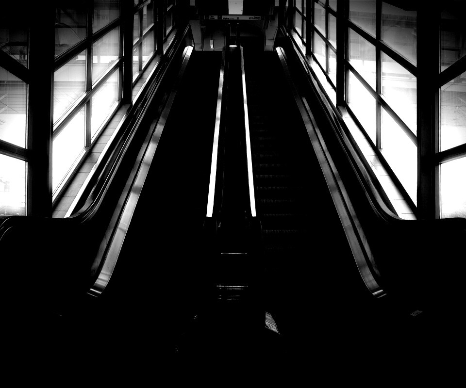 Эскалаторы снизу обои