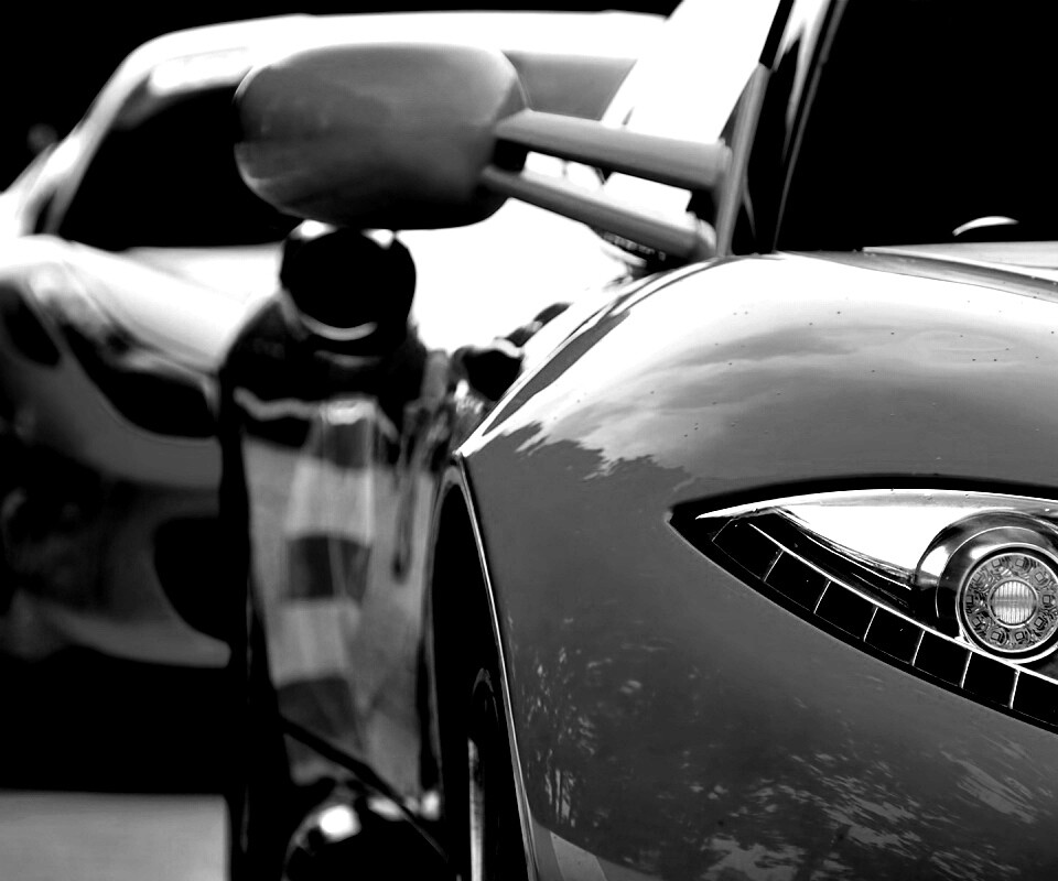 Череда красных автомобилей обои