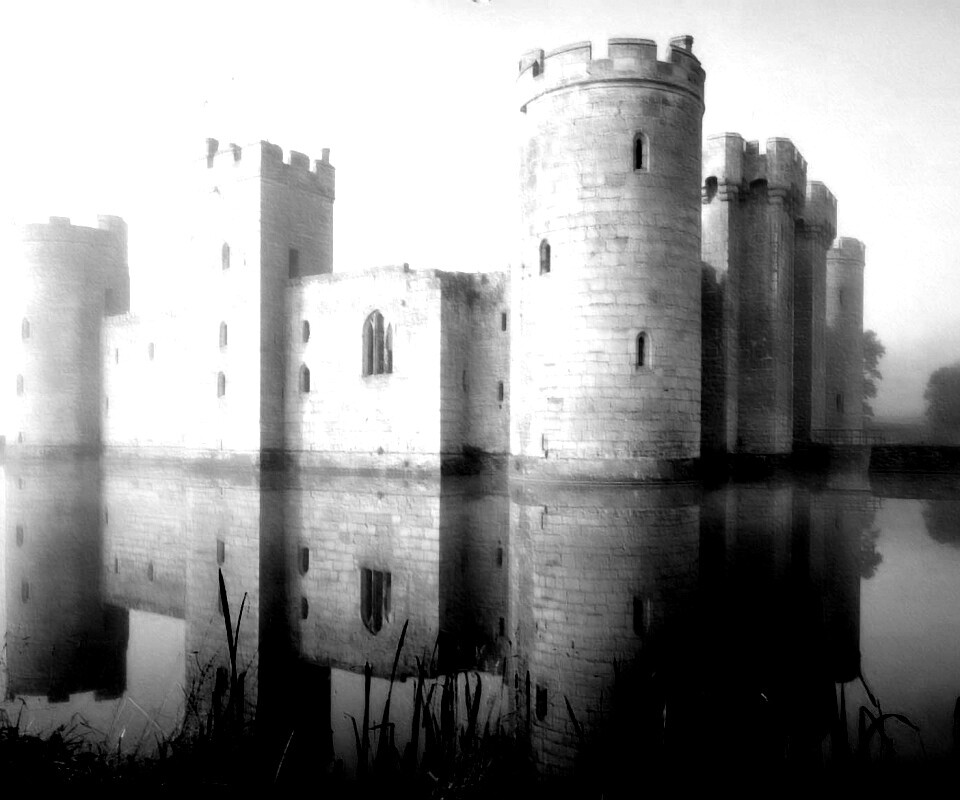 Замок на озере обои