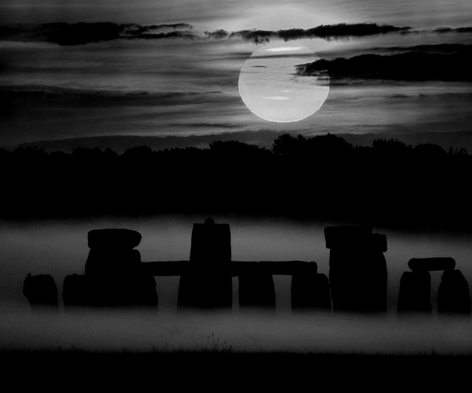Стоунхэндж в утреннем тумане обои