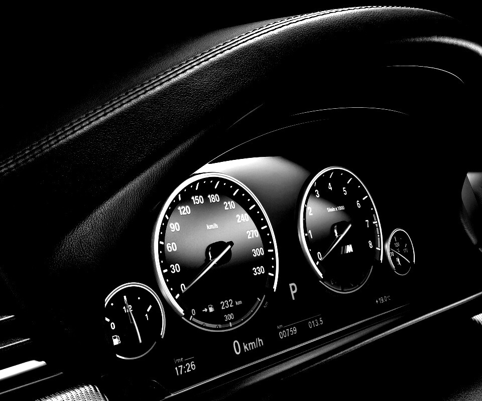 Приборная панель BMW F10 обои