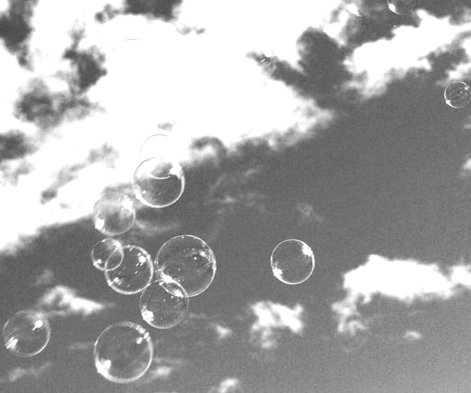 Мыльные пузыри в небе обои