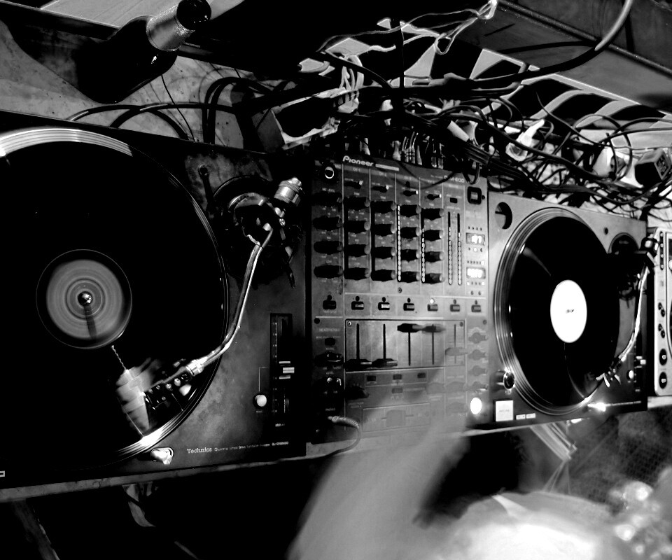 Диджейский пульт обои