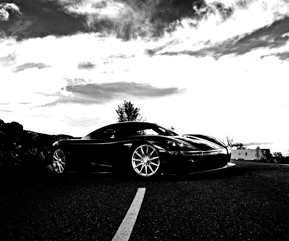 Черный кёнигсег обои