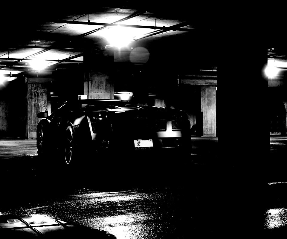 Ламборджини на подземной парковке обои