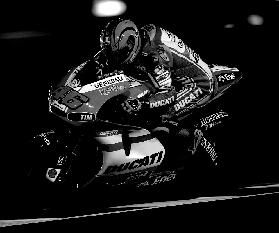 Мотоциклист на треке обои