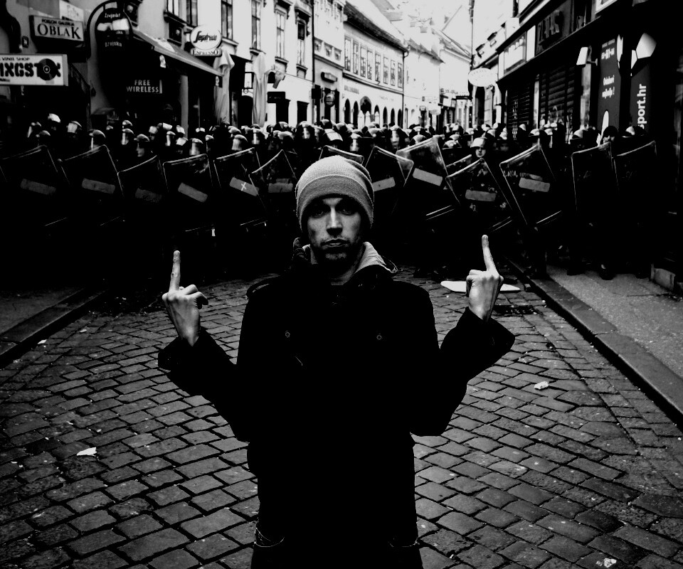 Против системы обои