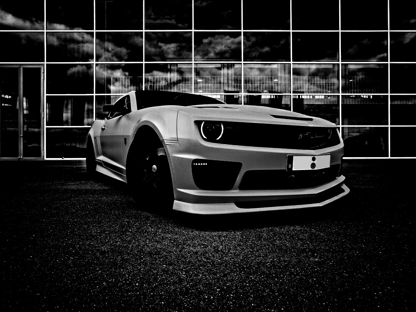 Желтый монстр обои