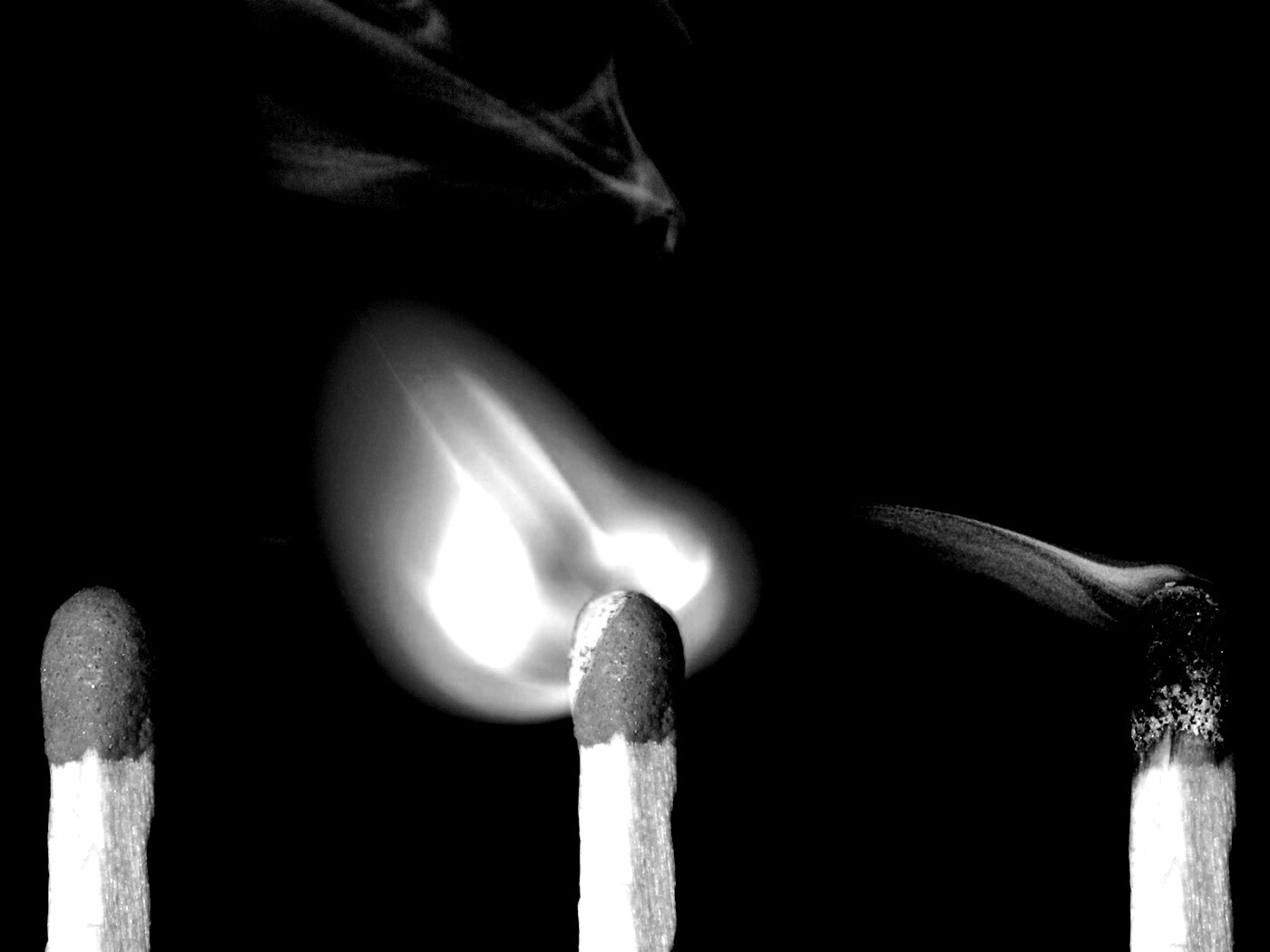 Три состояния спички обои