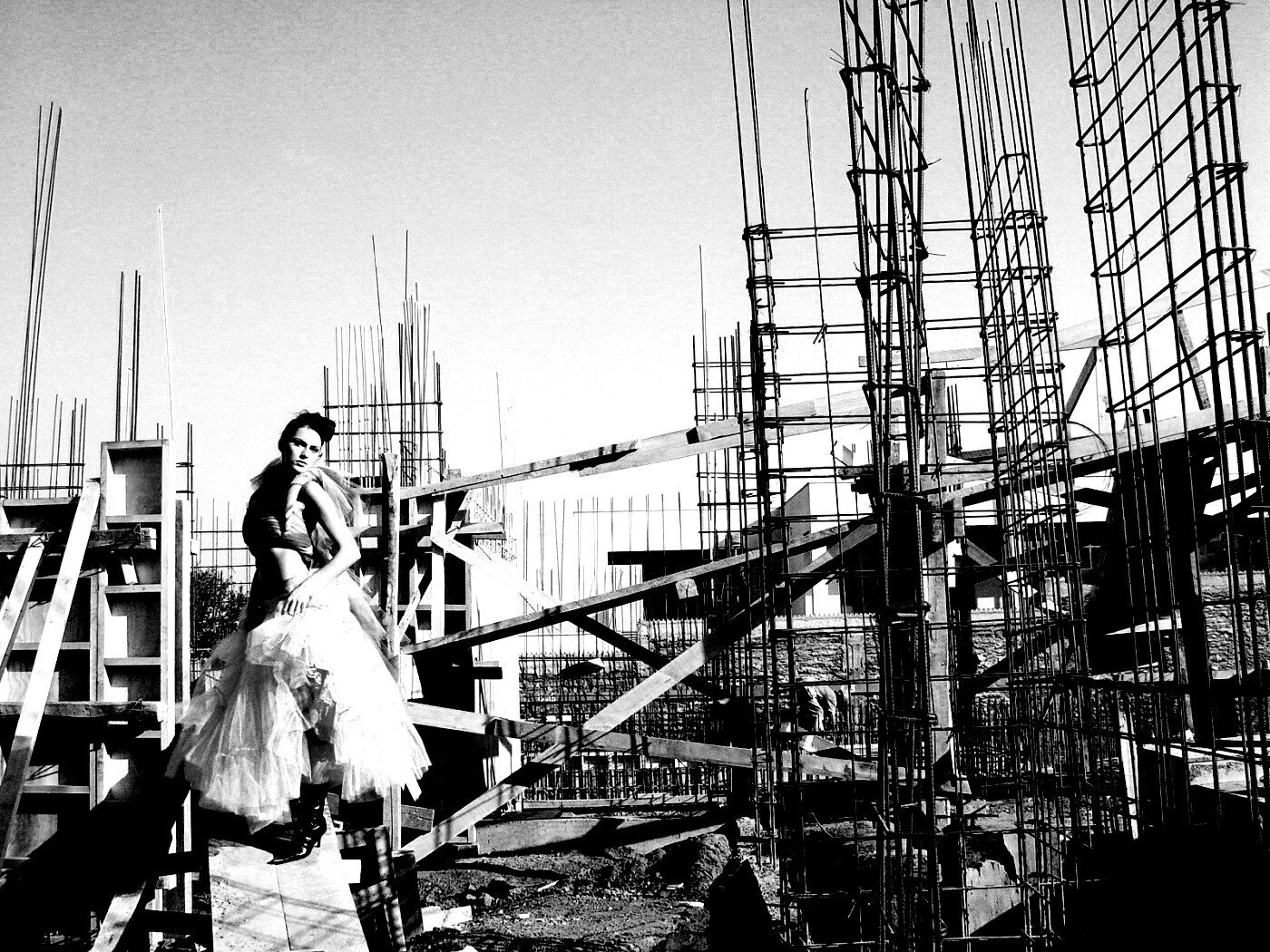 Девушка на стройке обои