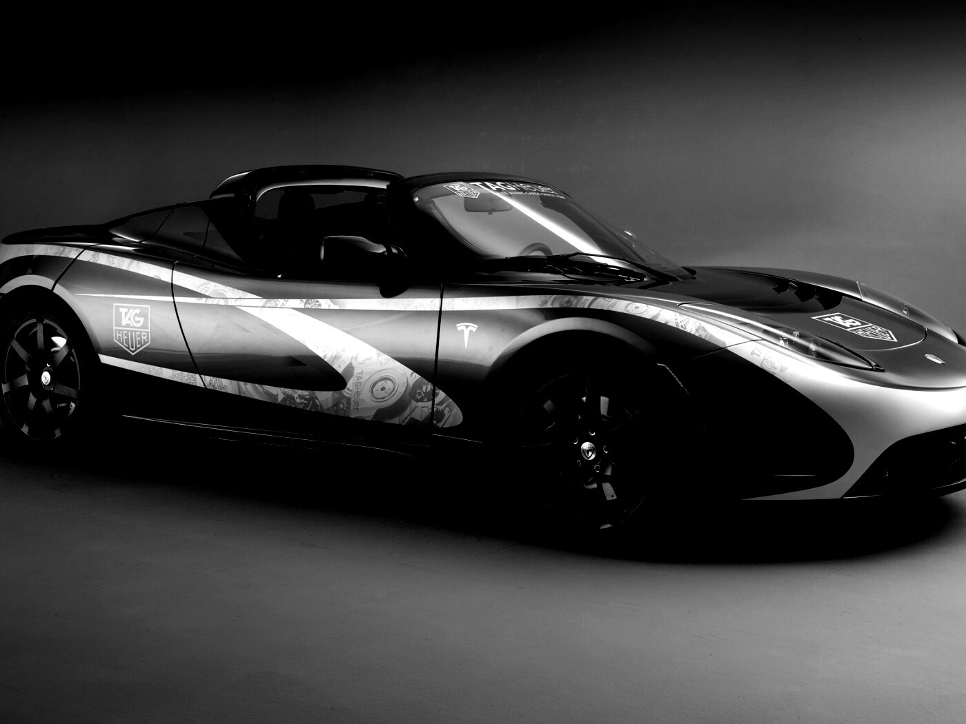 Tag Heuer Tesla Roadster обои