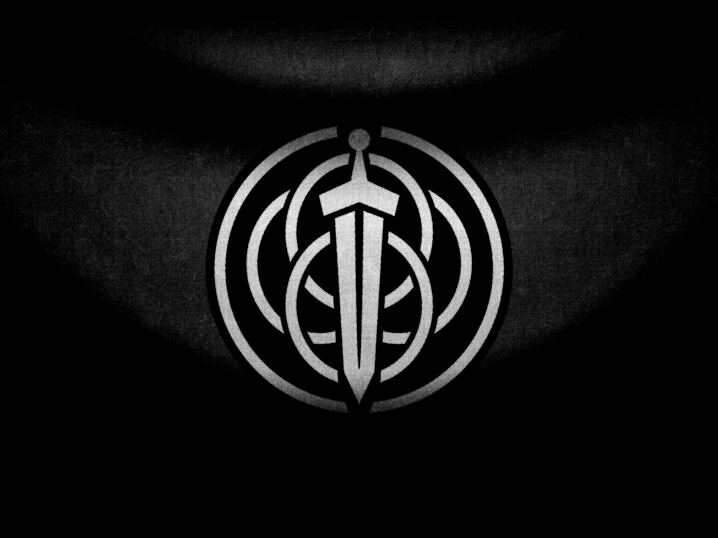 Меч на фоне колец обои