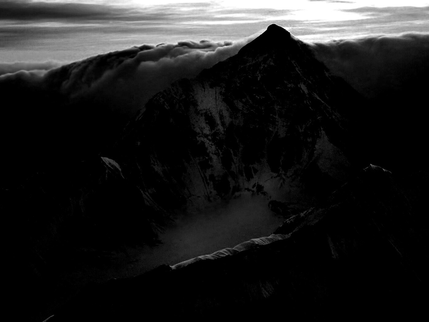 Гора на закате обои