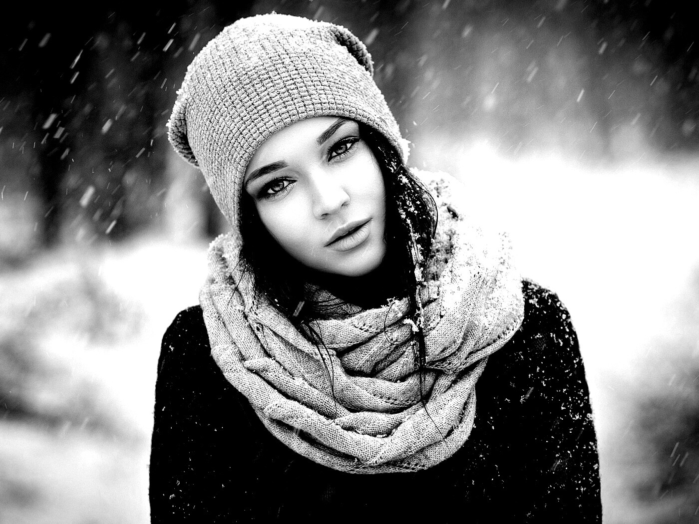 Девушка в снегопад обои