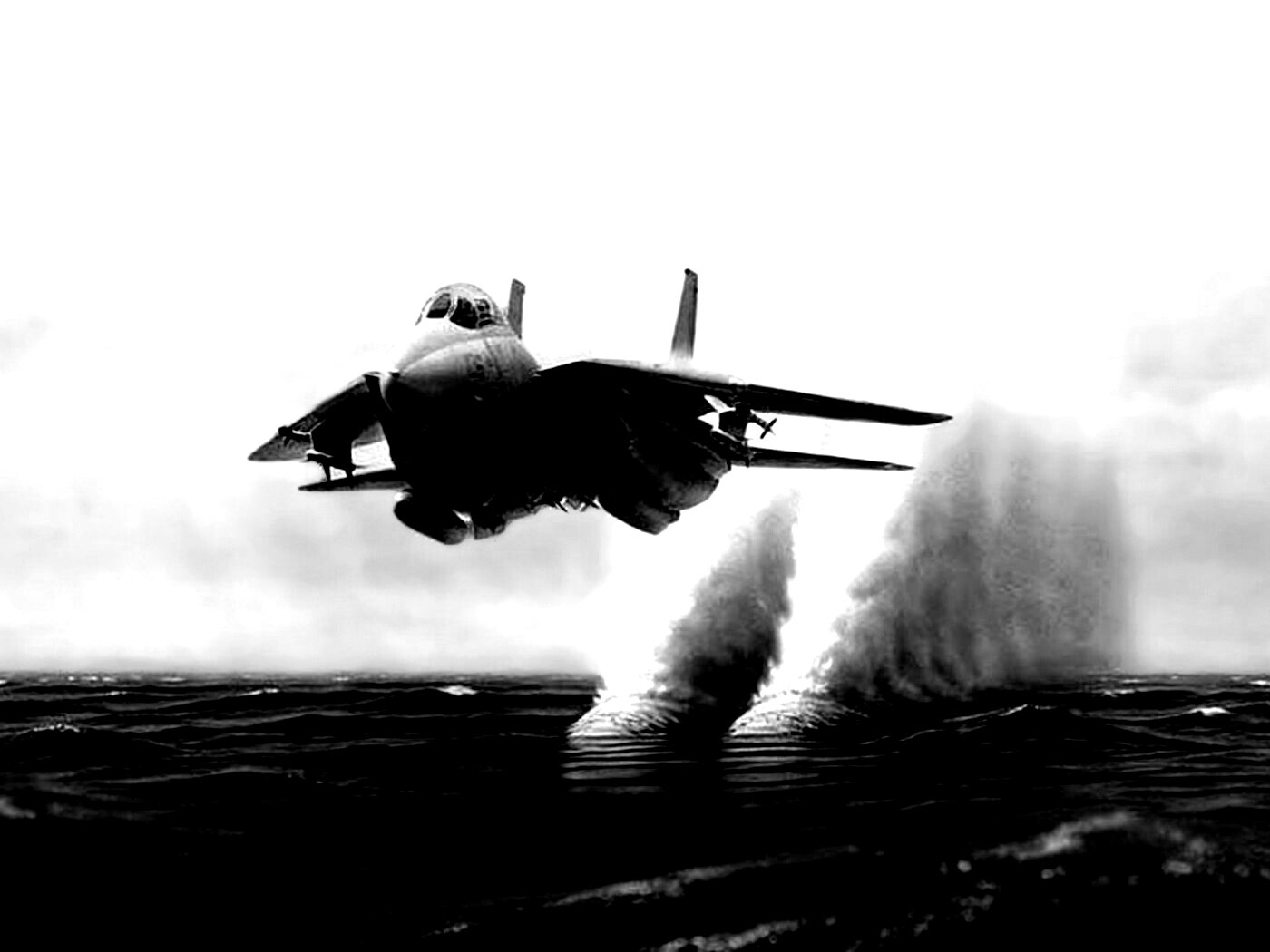 Истребитель над водой обои