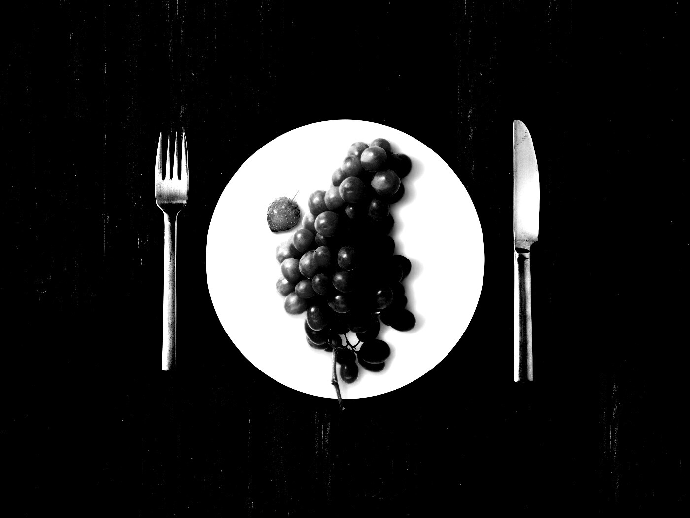 Виноград с клубникой обои