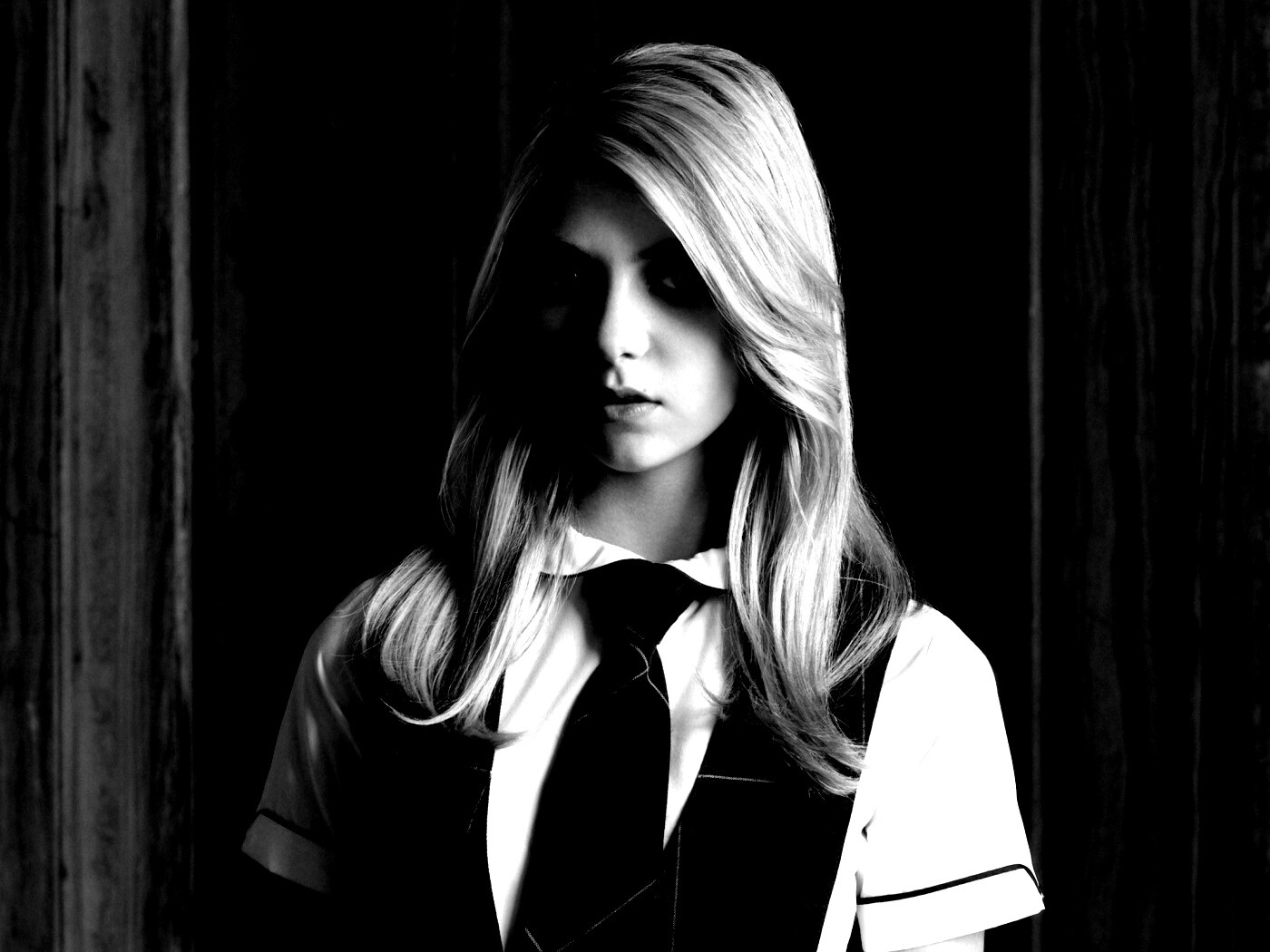 Тейлор Момсен обои