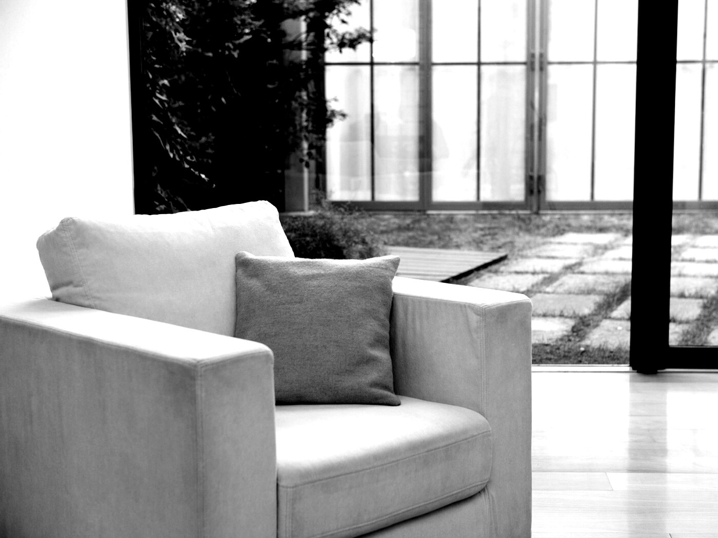 Кресло на даче обои