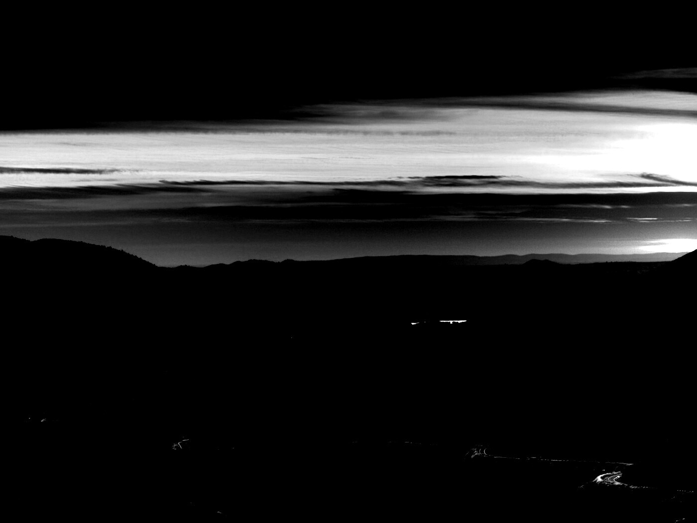 Закат на склонах гор обои