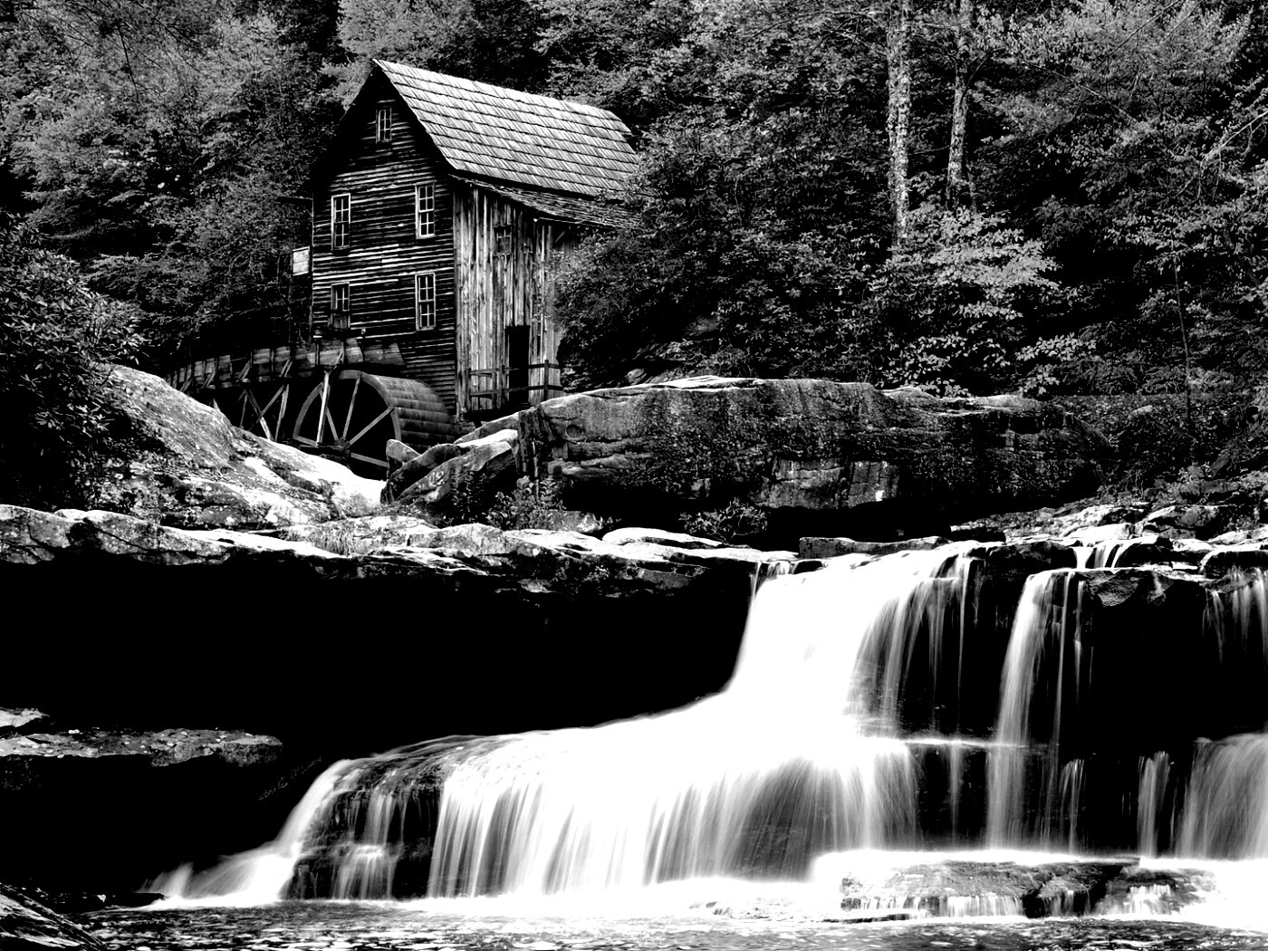 Дом, водяное колесо и водопад обои