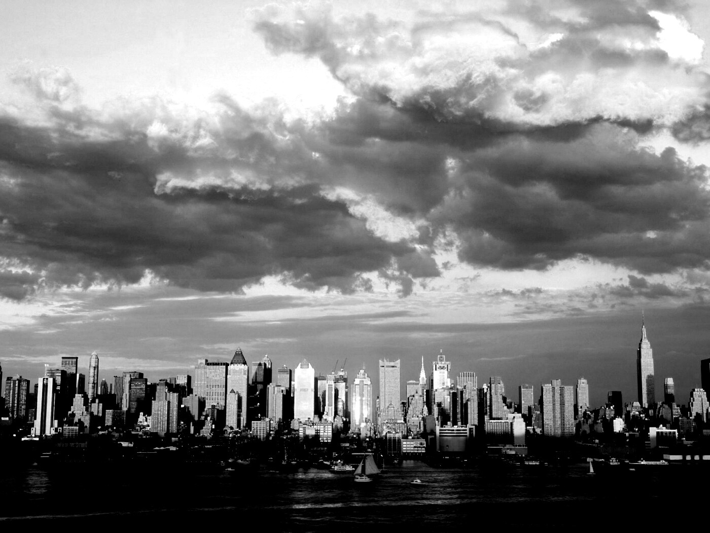 Панорама города на закате обои