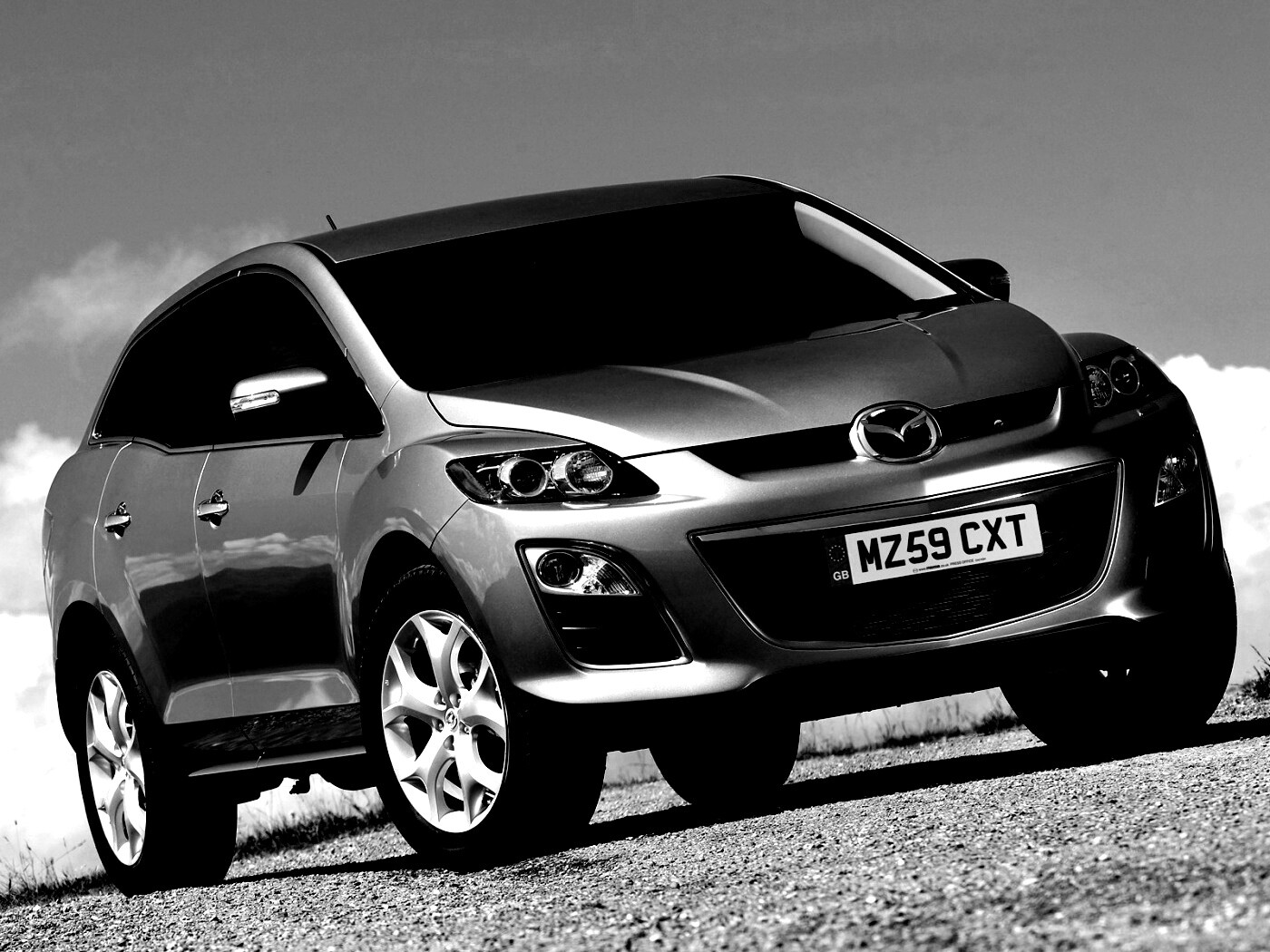 Кроссовер Mazda обои