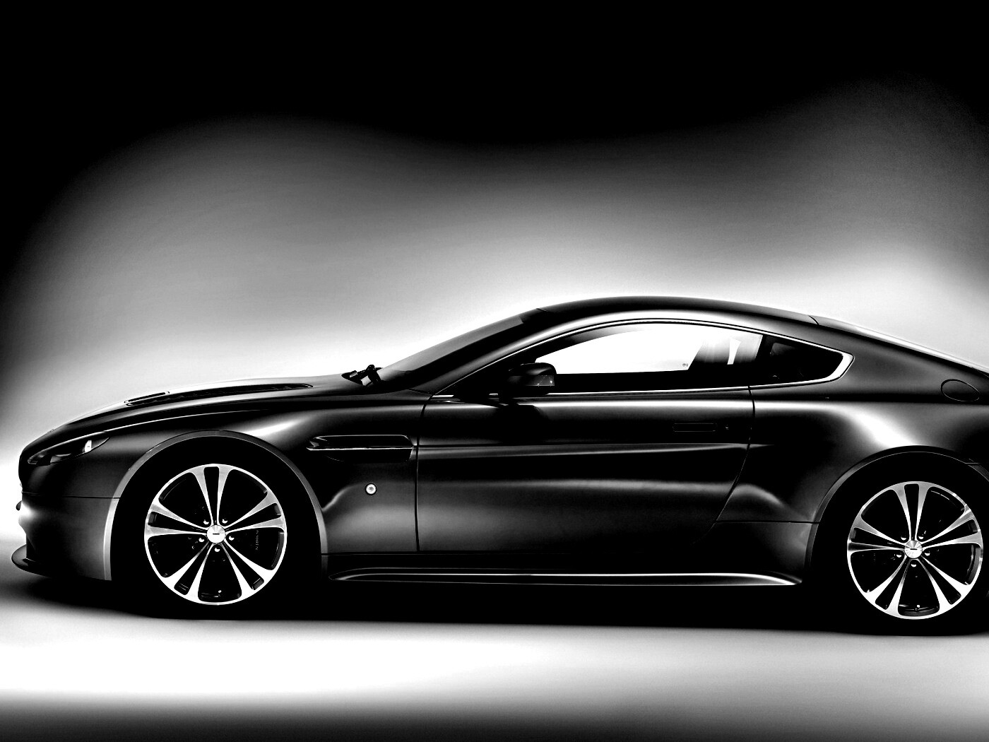 Астон Мартин обои