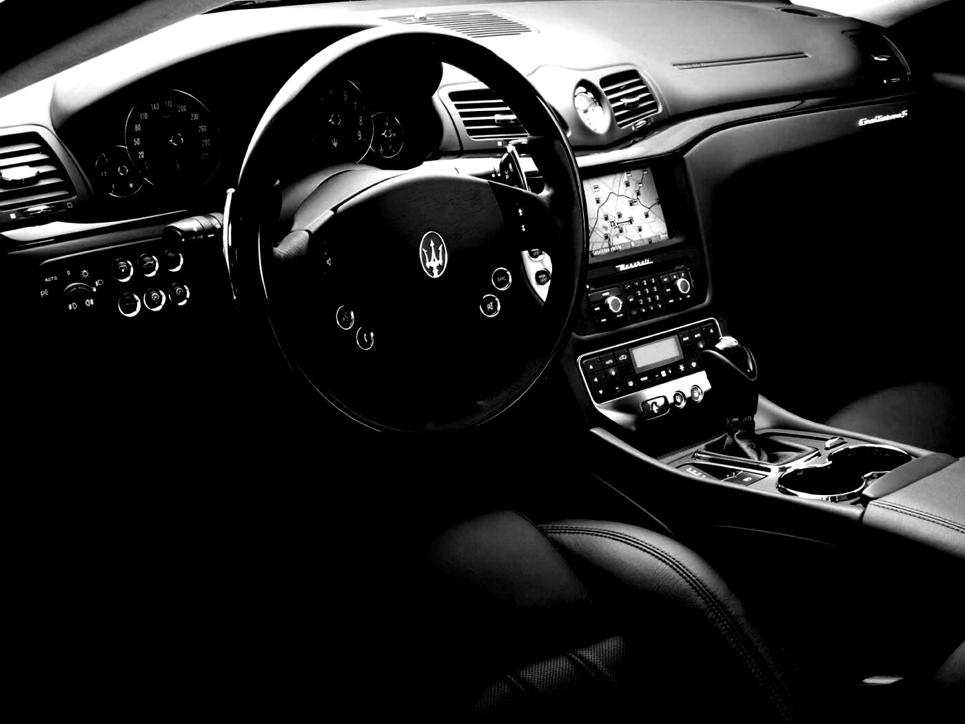 Салон Maserati Granturismo обои