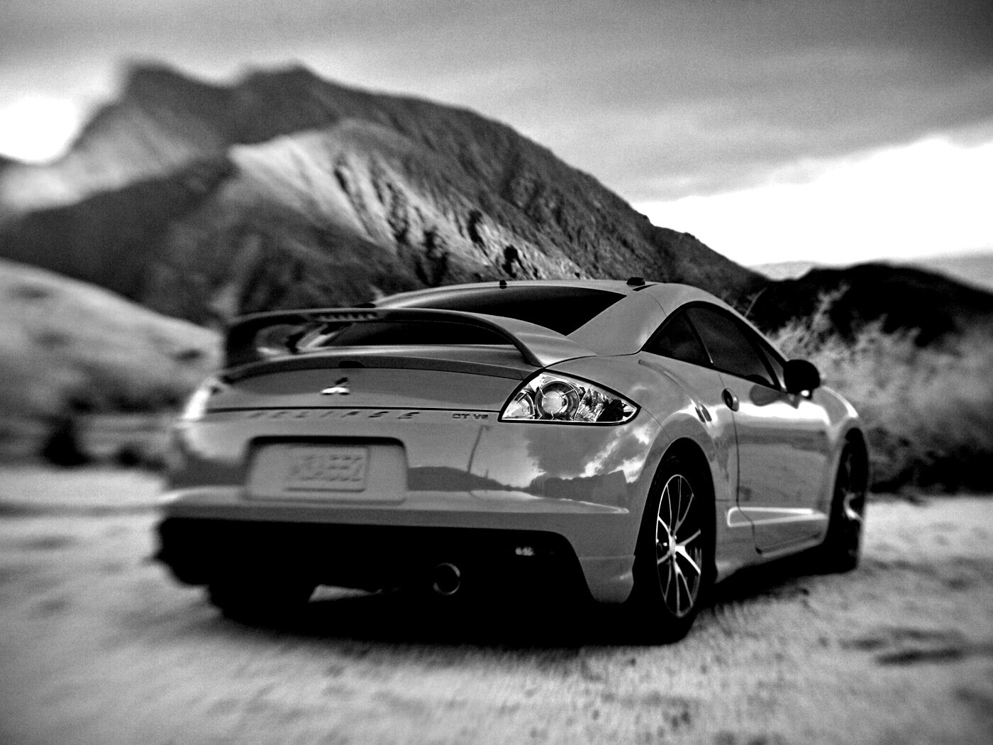 Mitsubishi в горах обои