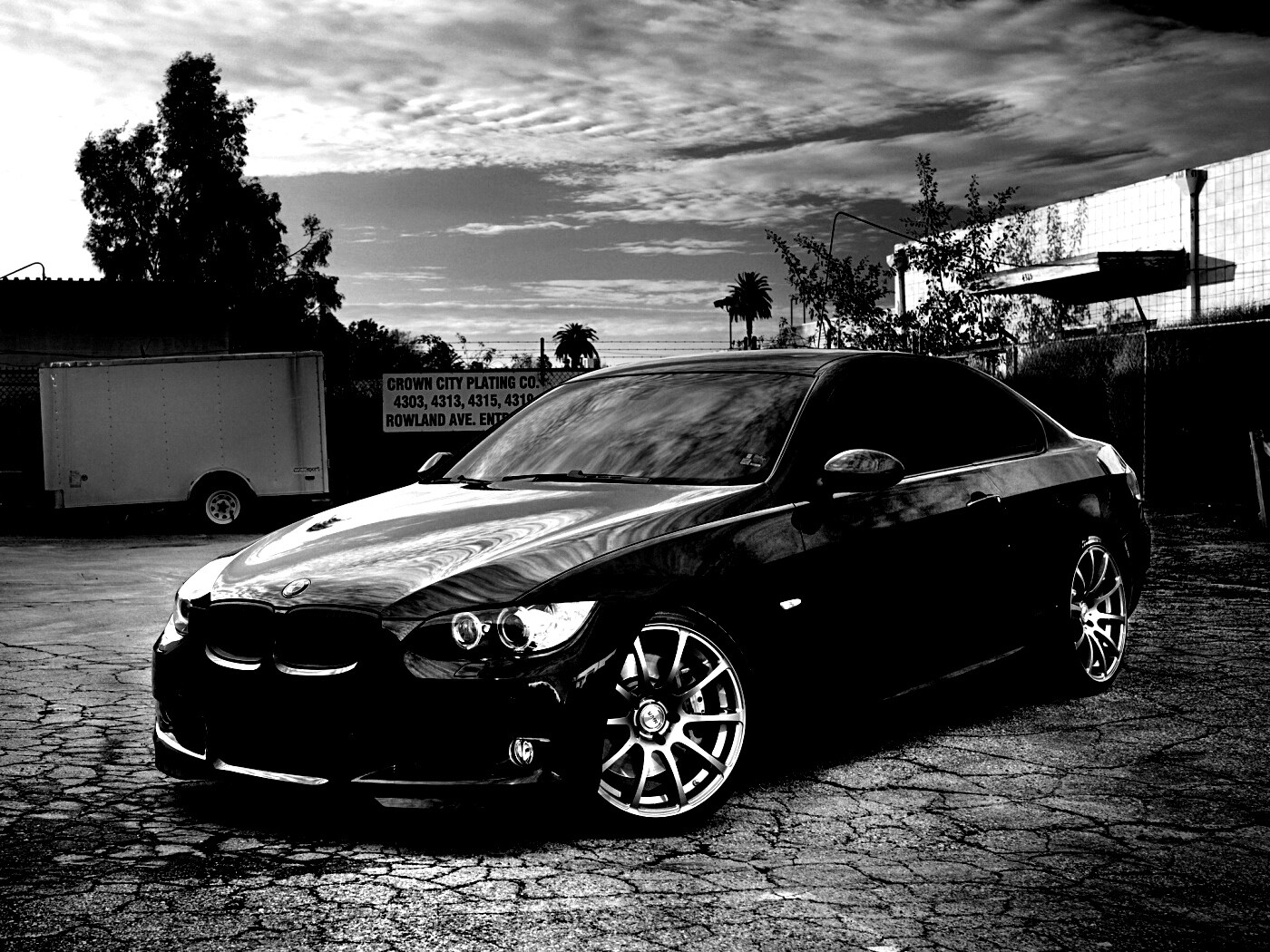 Чёрный БМВ обои