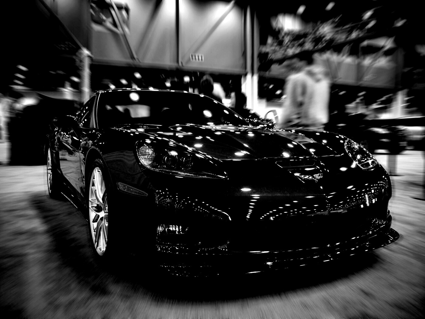 Машина на выставке обои