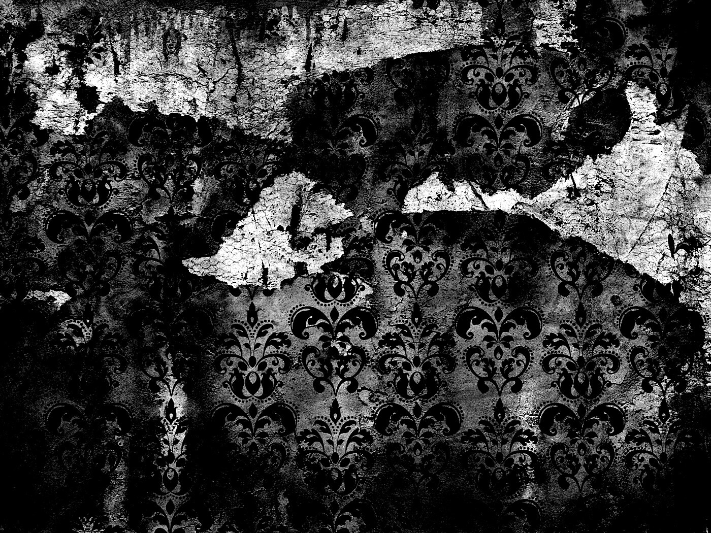 Рваные винтажные обои и штукатурка обои