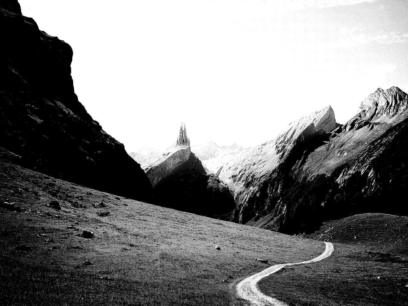 Храм в горах обои