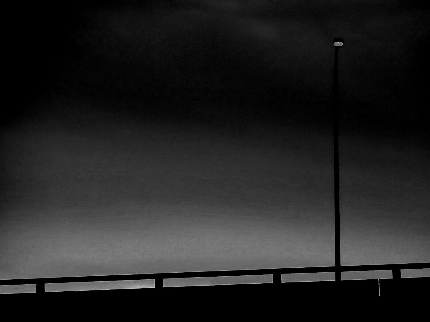 Одинокий фонарь обои