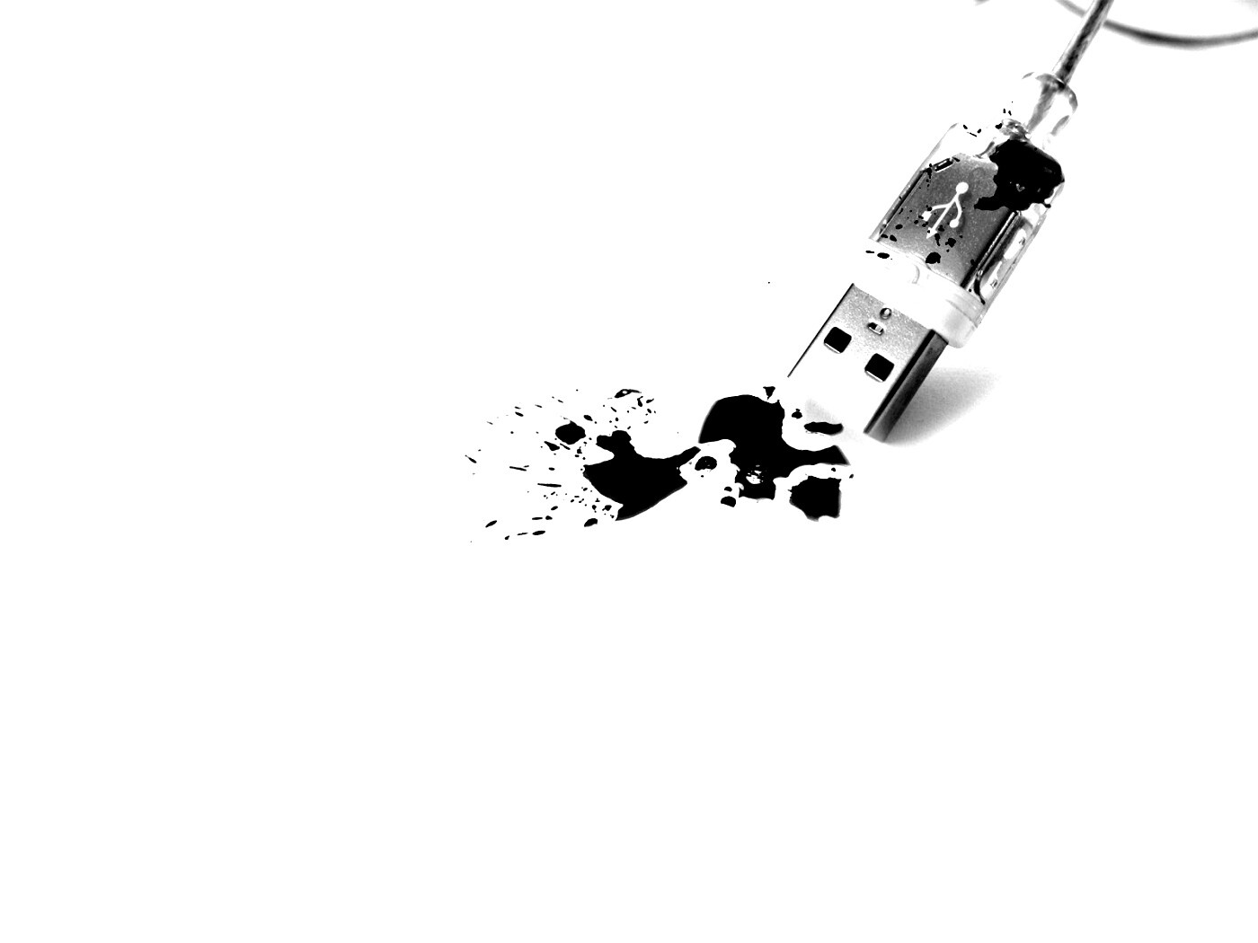 Кровавый usb обои