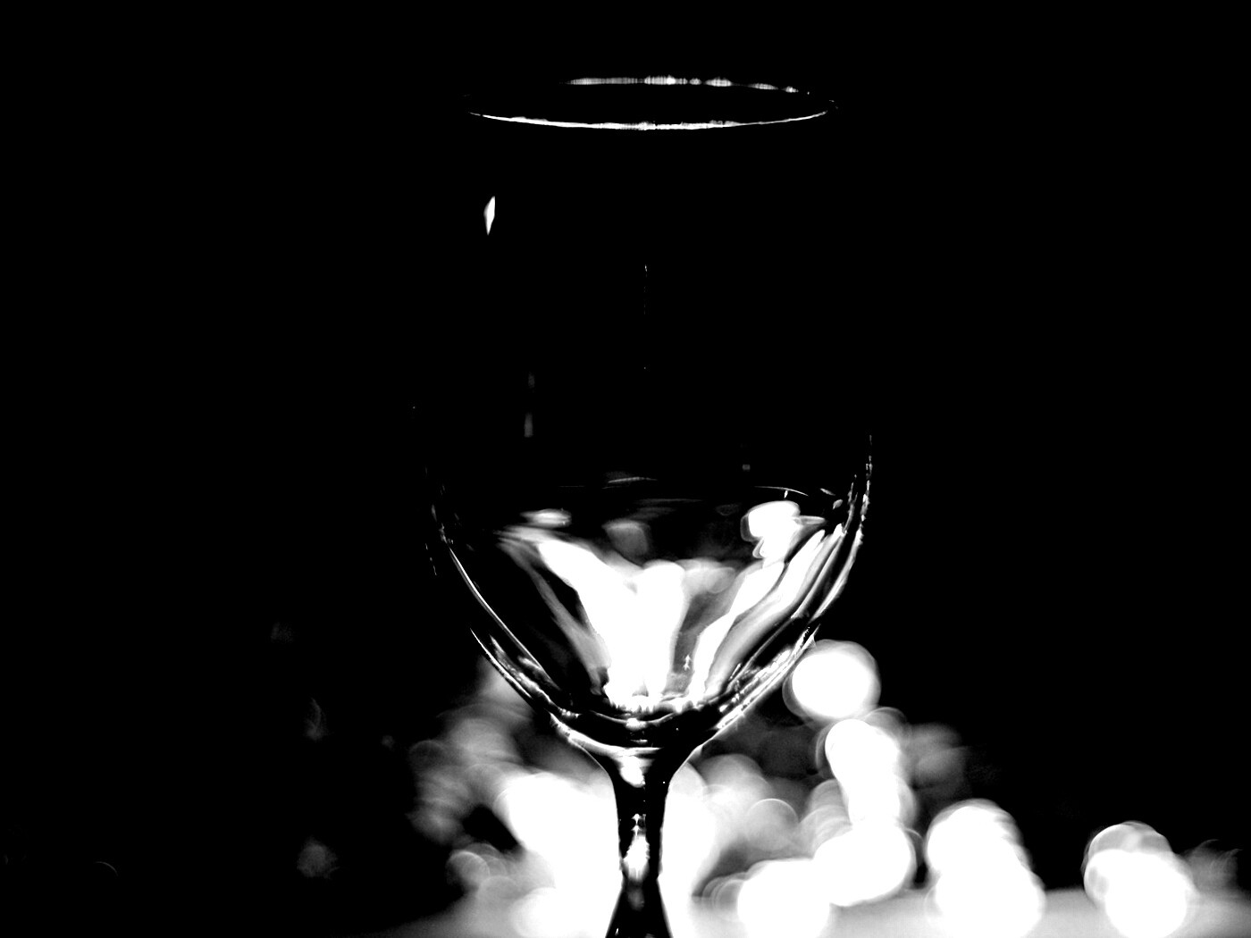 Бокал с водой обои