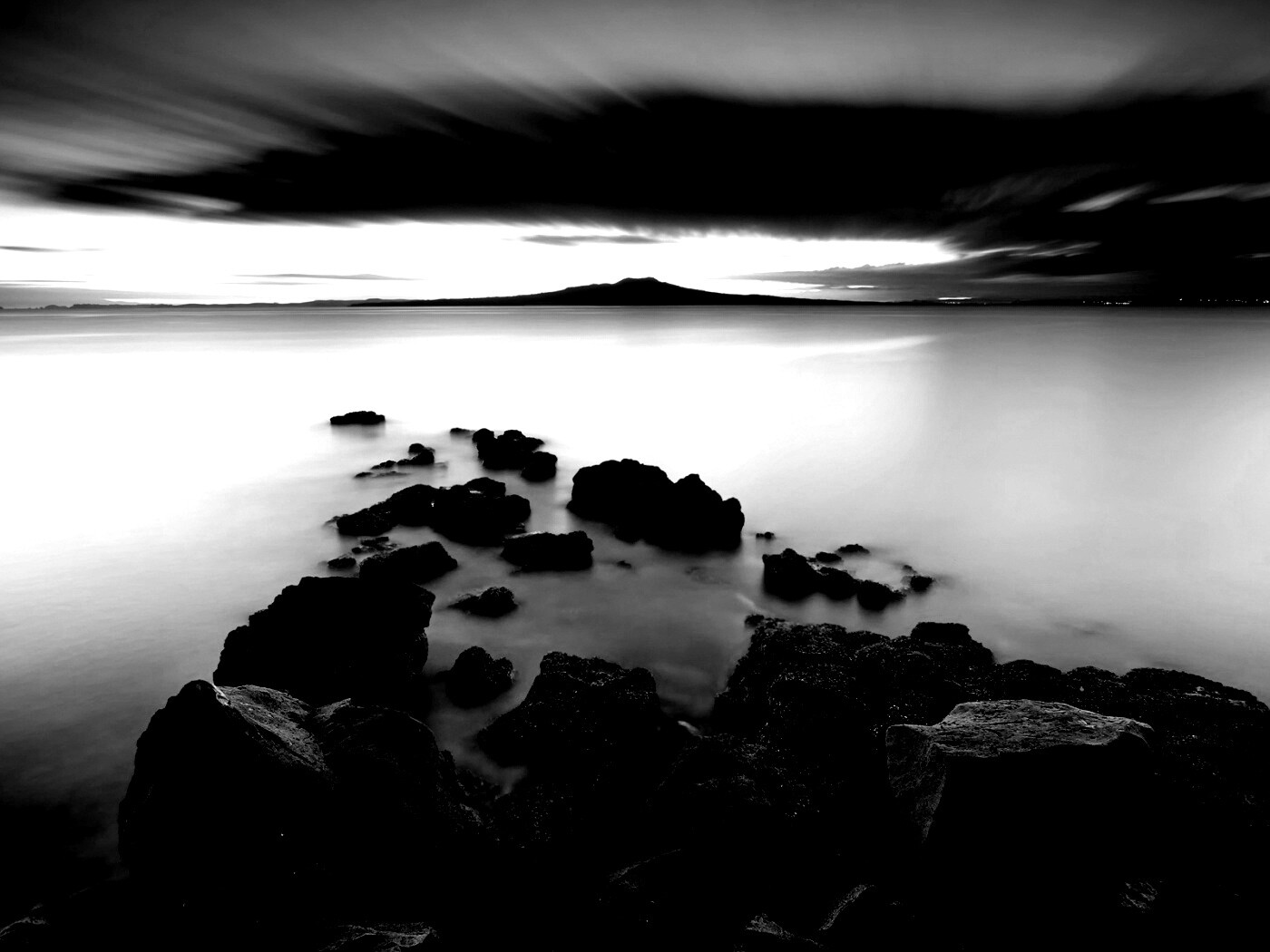 Озеро в тумане обои