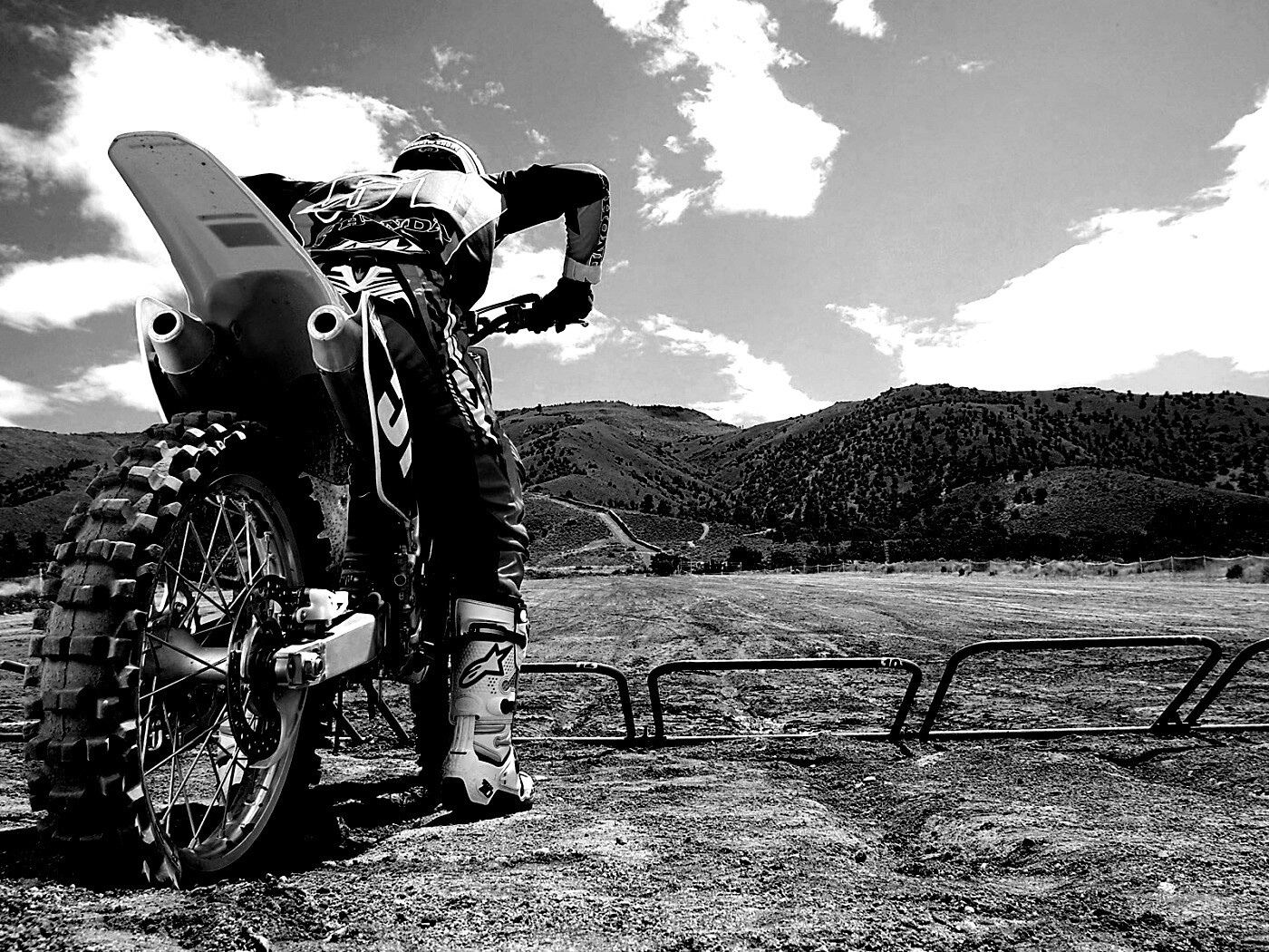 Спортивный мотоцикл обои