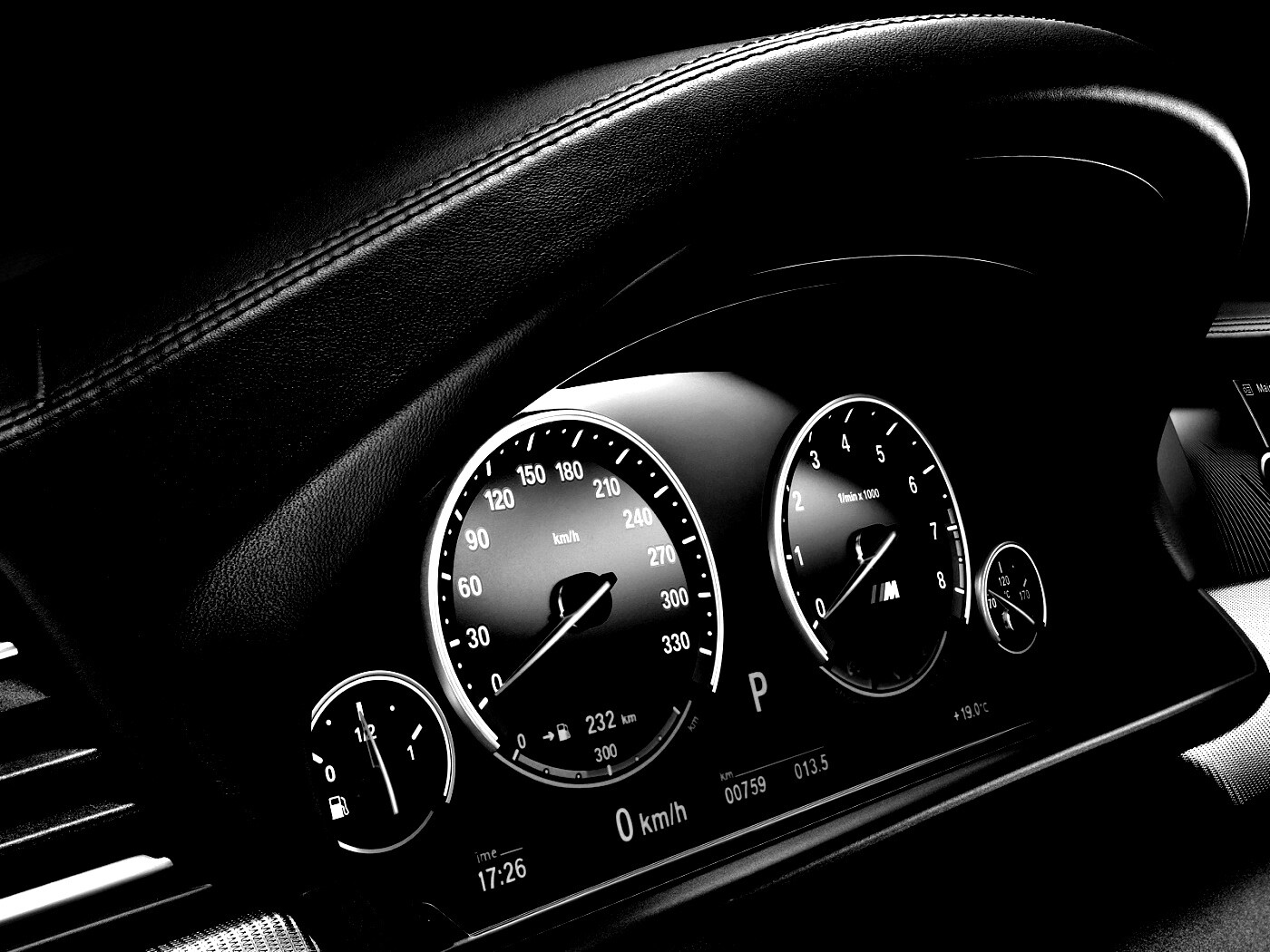 Приборная панель BMW F10 обои