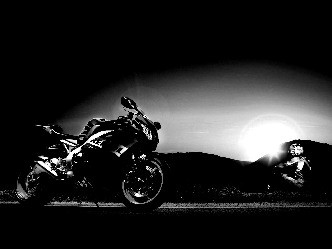 Мотоциклист и мотоцикл обои