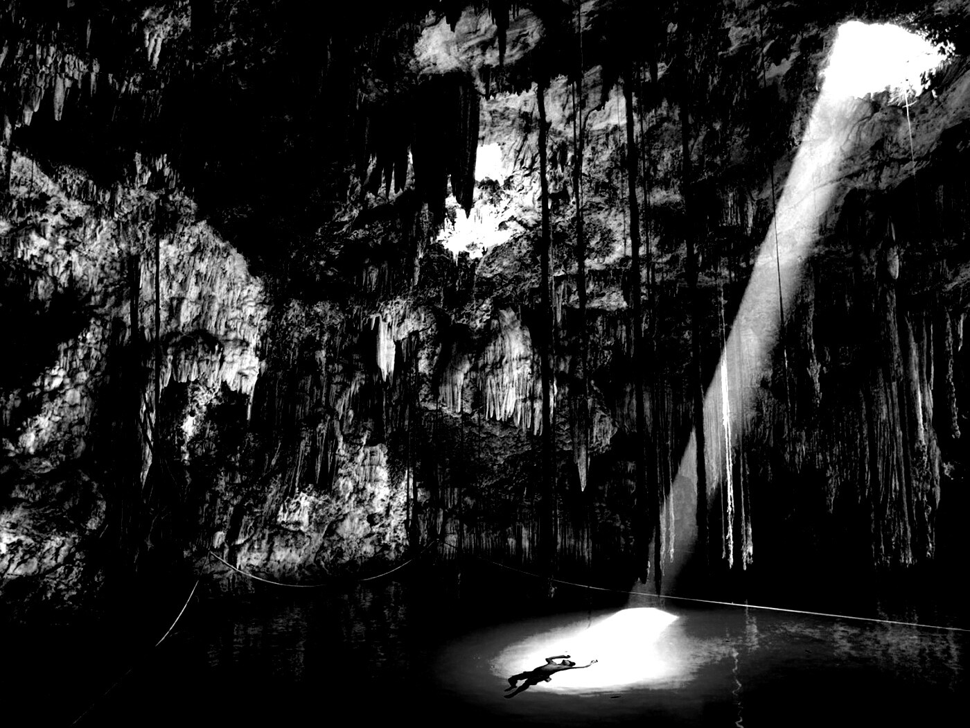 Пещера сталактитов обои