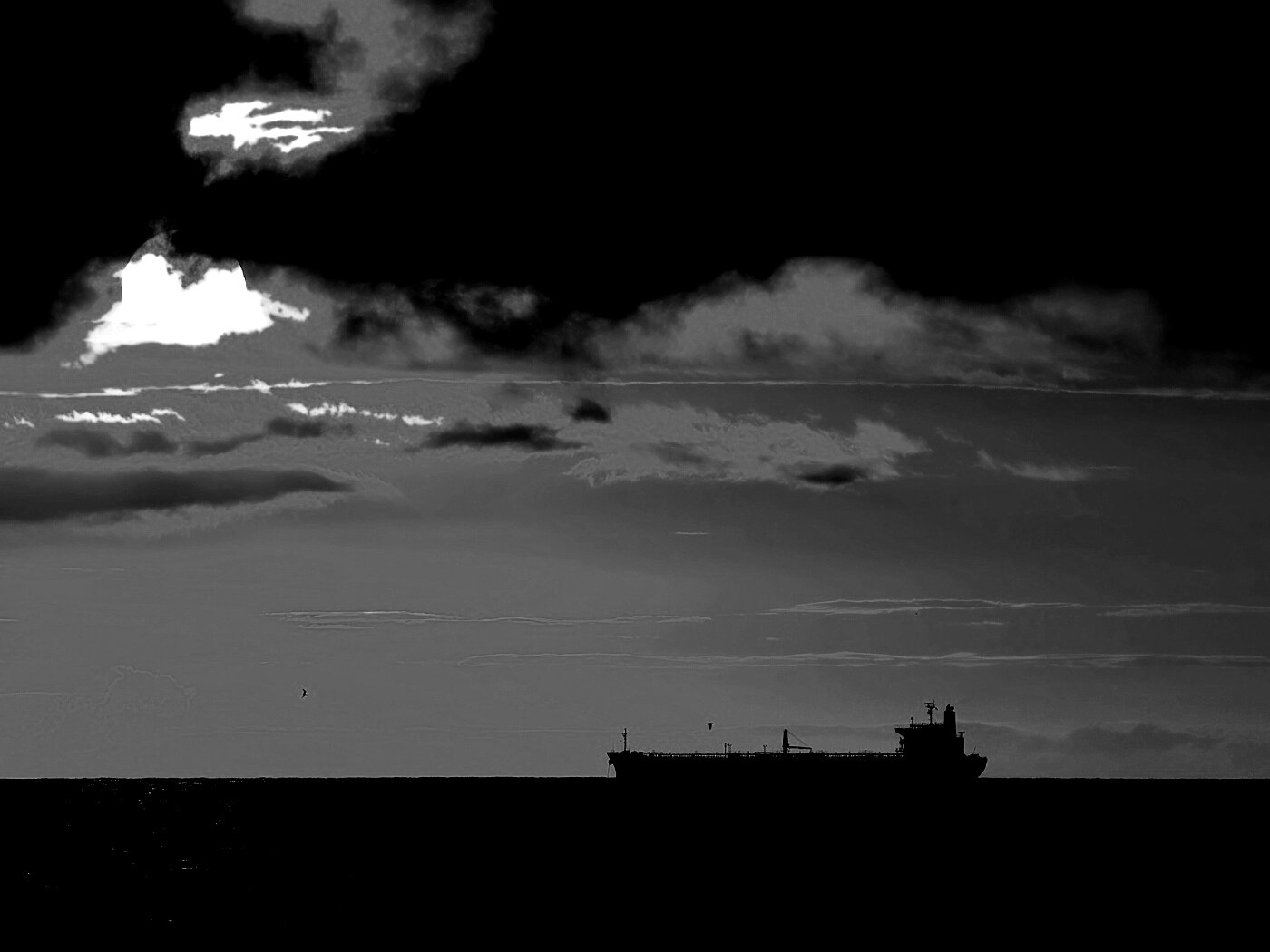 Баржа на закате обои