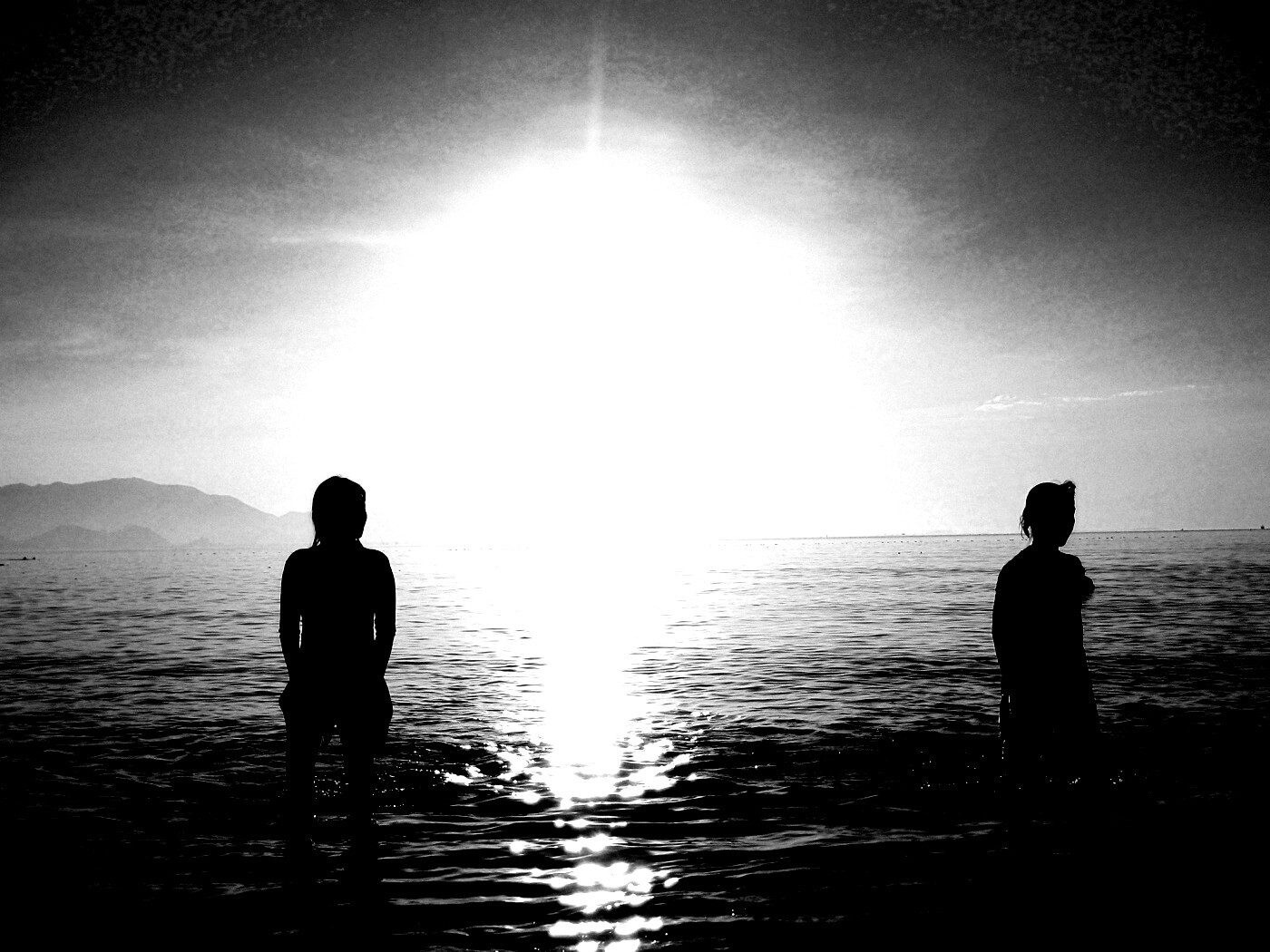 Море, солнце, девушки обои