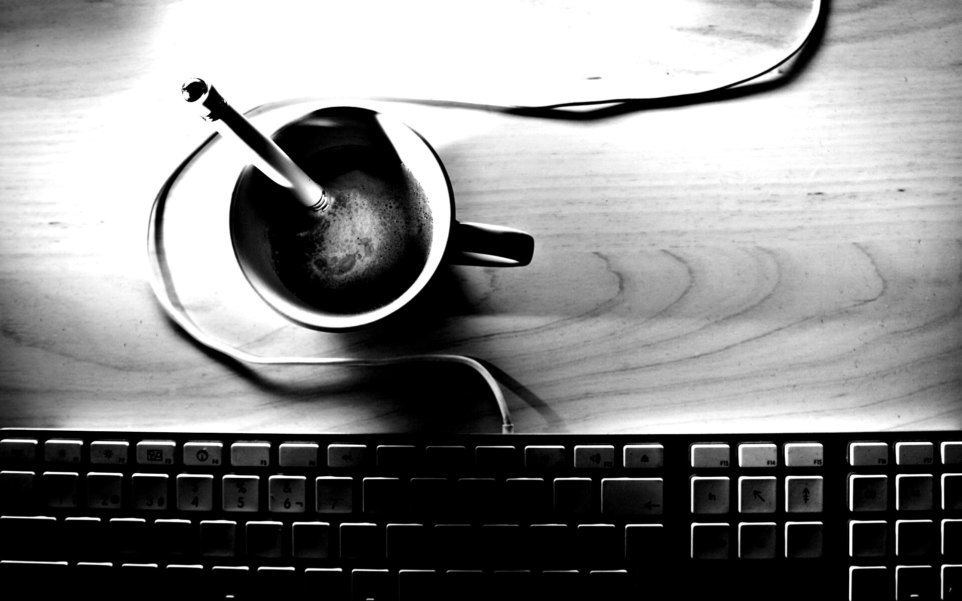 Ручка в кофе обои