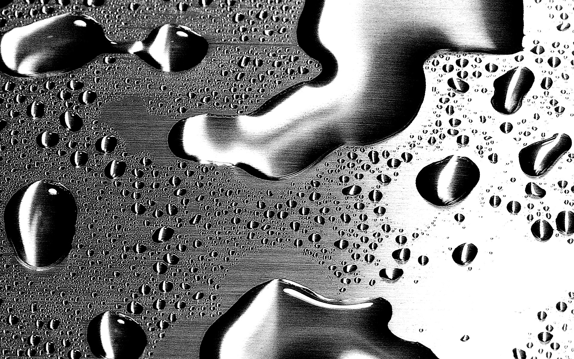 Вода на металлической поверхности обои