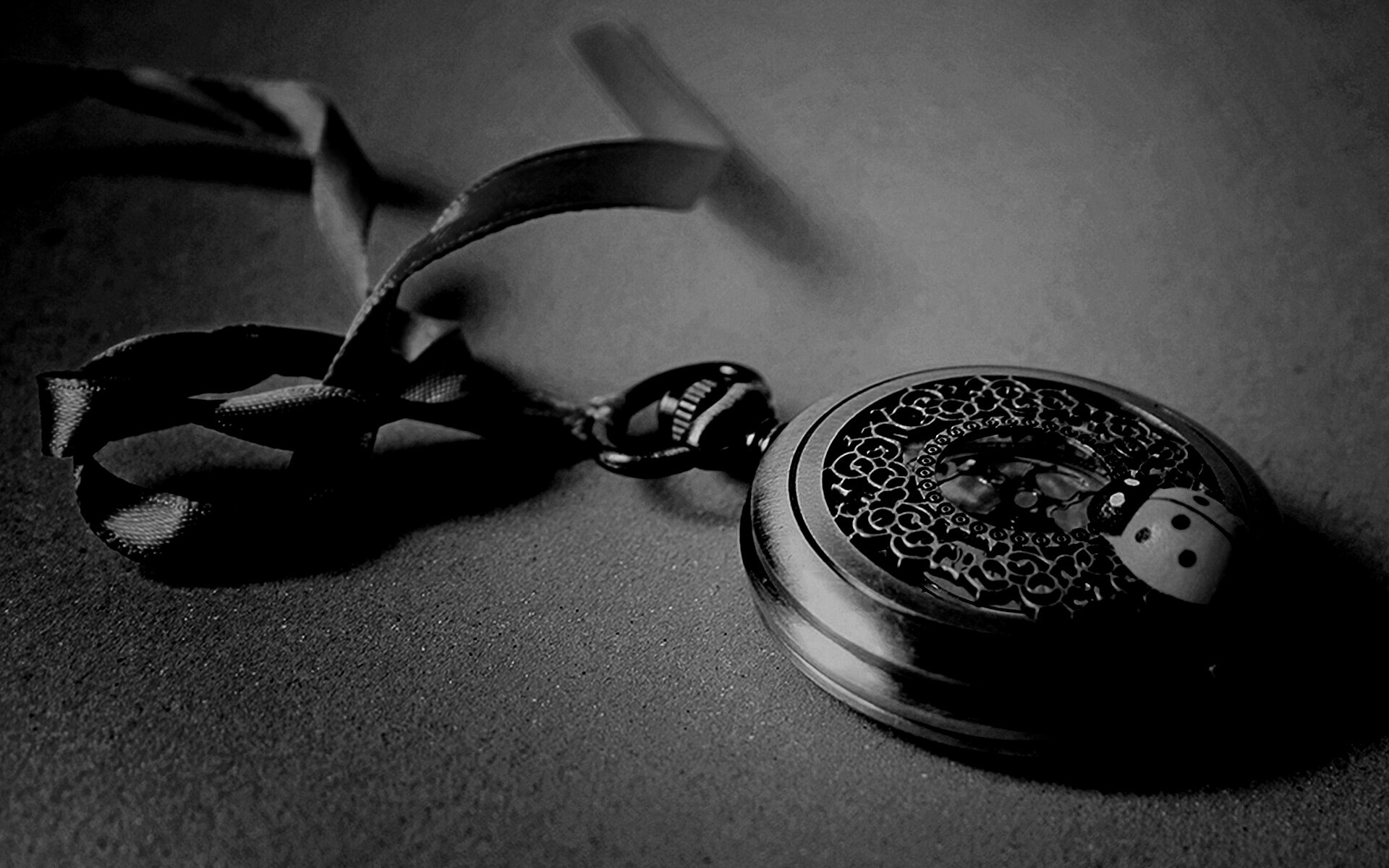 Искусные карманные часы обои