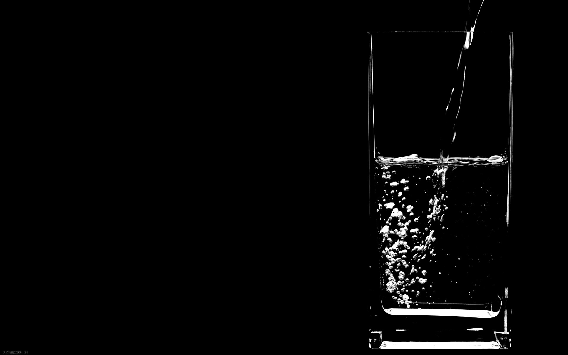 Вода в стакане обои