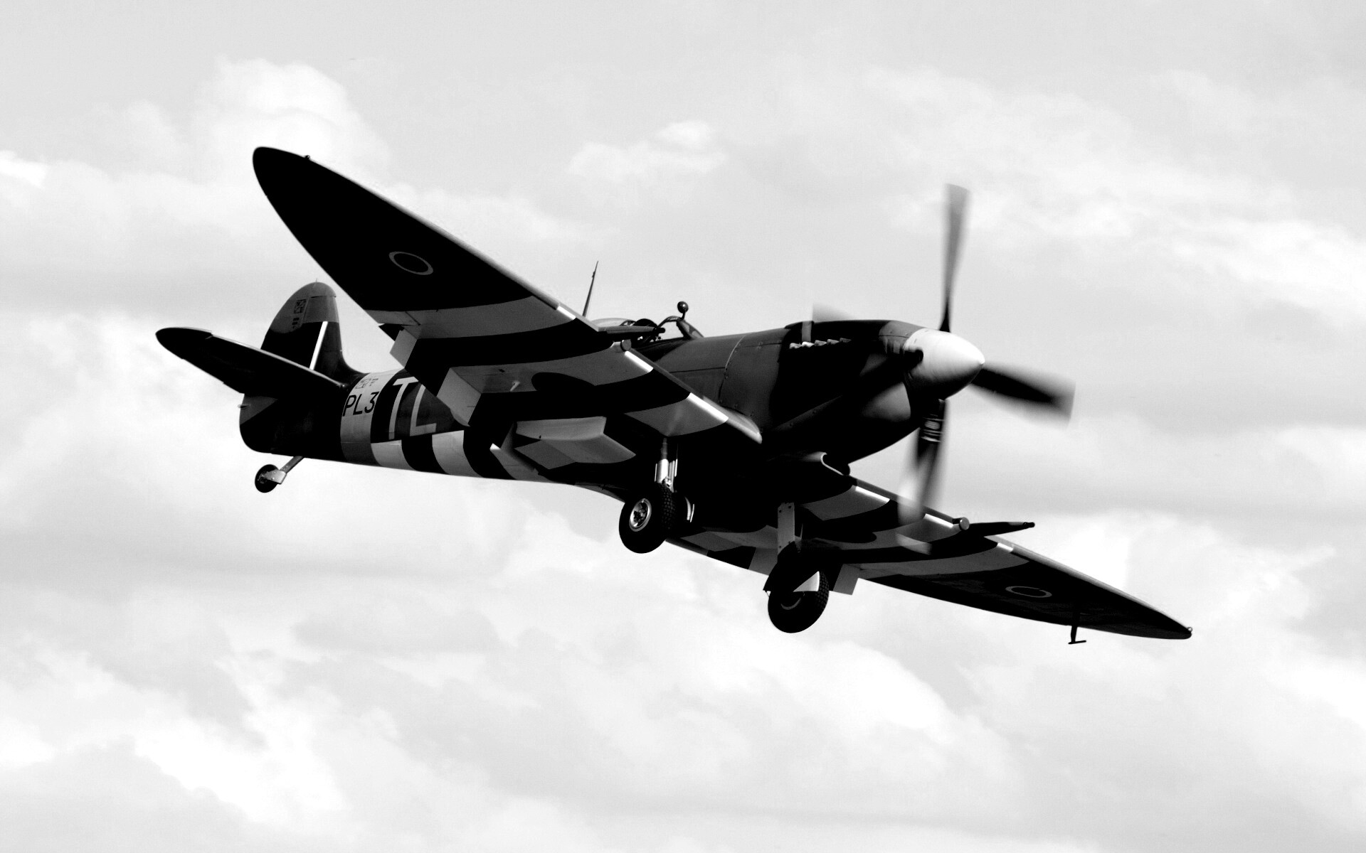 Истребитель времён Второй Мировой Войны обои