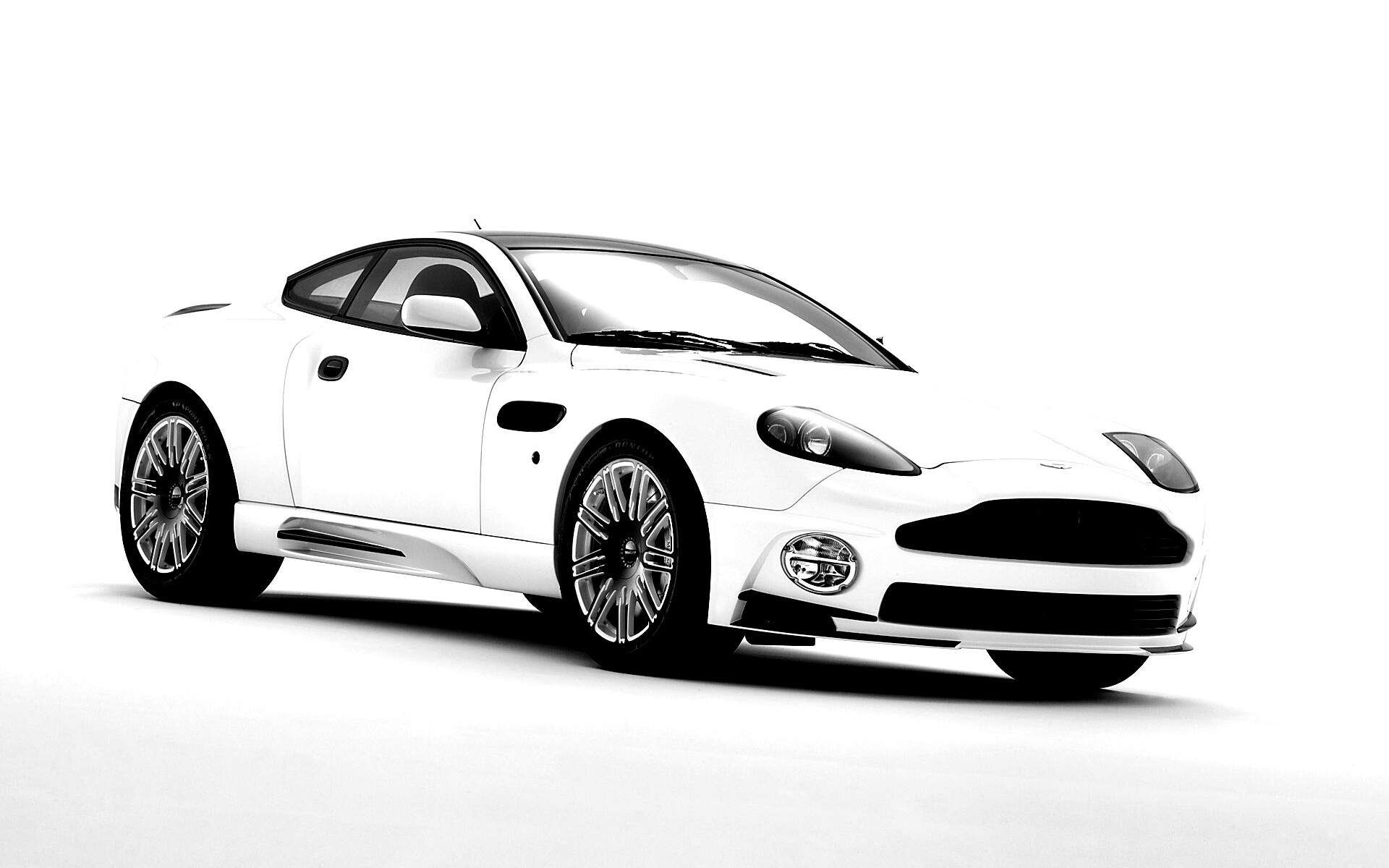 Aston Martin Vanquish S обои