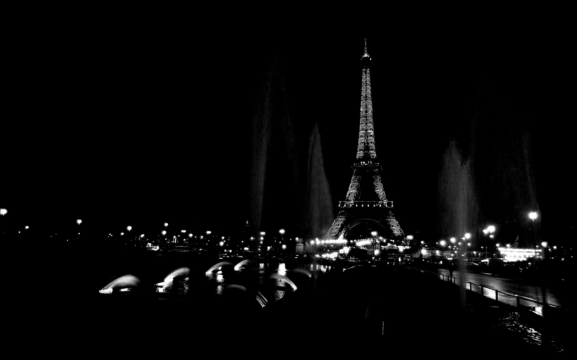 Фонтаны напротив башни Эйфеля обои